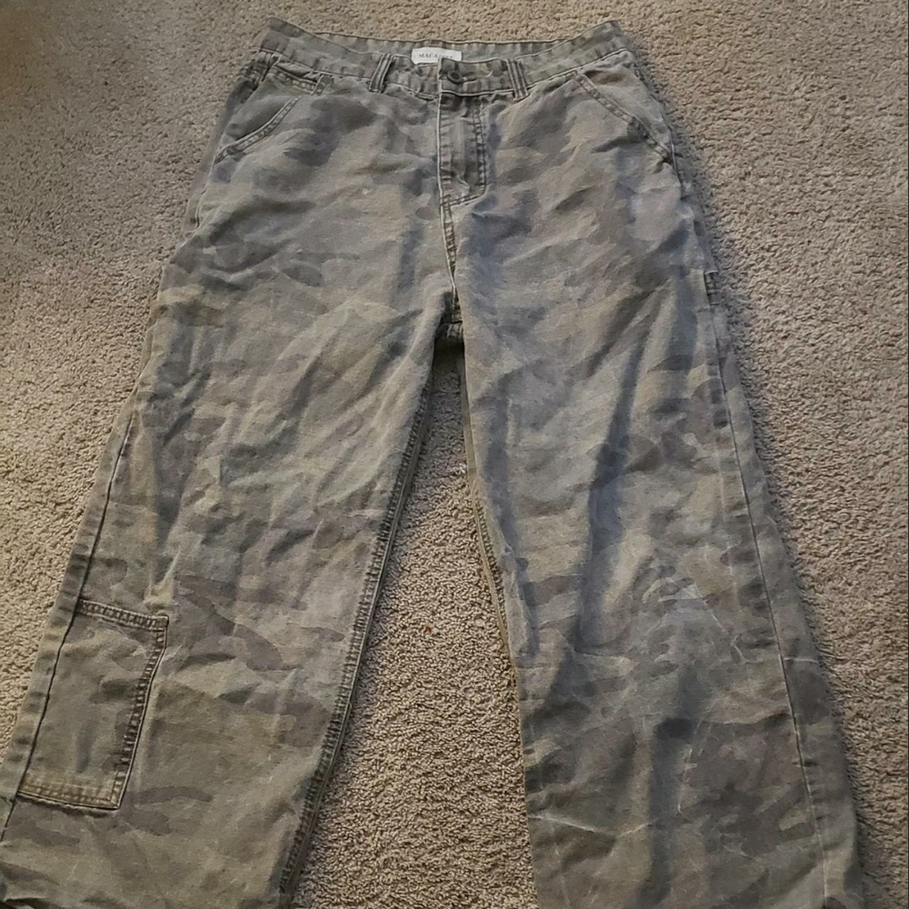 Gray Cargo Pants with Straight Leg and Belt Loops
